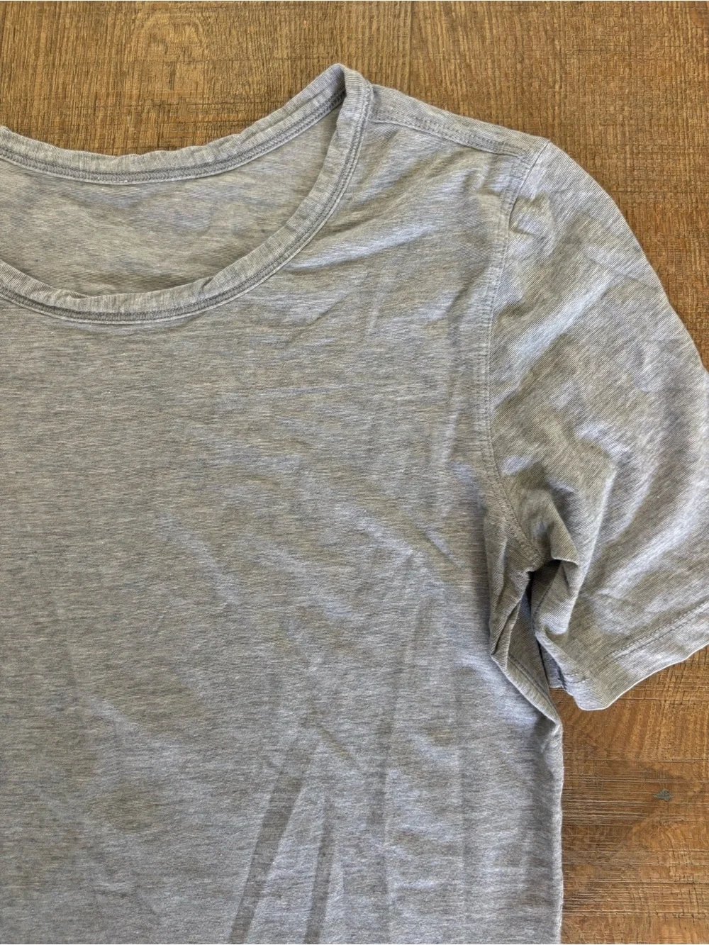lululemon gray short sleeve athletic tee shirt